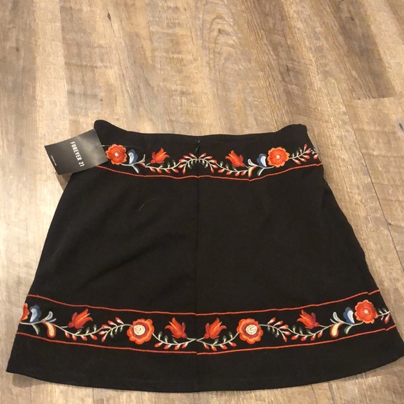 Forever 21 Floral Skirt - Picture 2 of 3